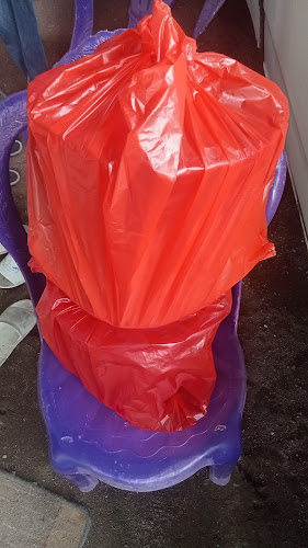 Opinii despre Gudang Es Krim Ember (Diamond) în Kota Manado - Gastronomi dan perhotelan