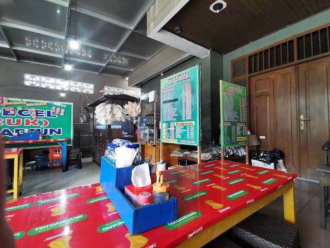 Nasi Pecel Pincuk (Khas Madiun)