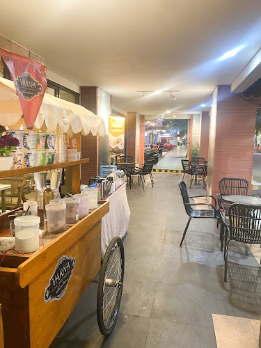 Moji Cafe & Tongkrongan - Surabaya