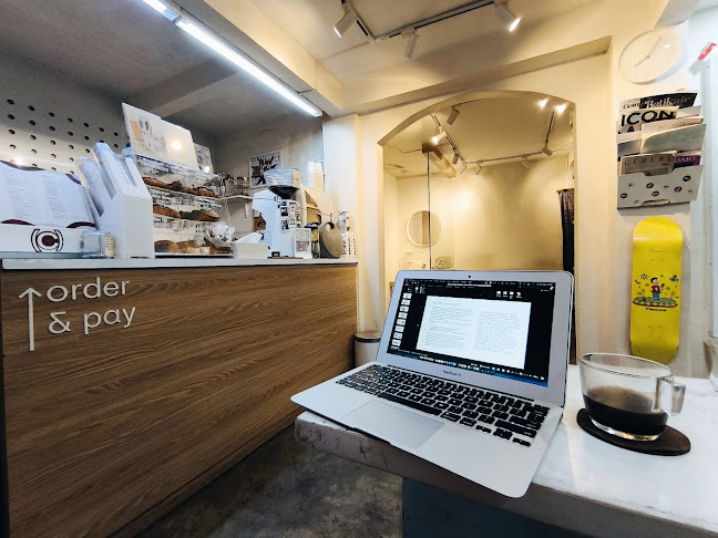 Opinii despre mania(c) plain place în Kota Makassar - Gastronomi dan perhotelan