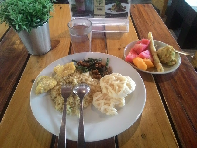 Opinii despre Kedai Rimbun Restaurant în Kota Bandung - Gastronomi dan perhotelan