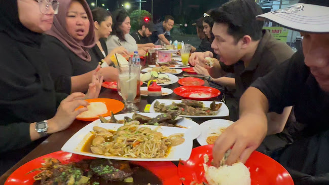 KAPTEN SEAFOOD SURABAYA UTARA - Gastronomi dan perhotelan