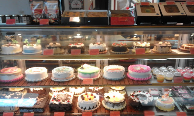 Batam bengkong Holland Bakery