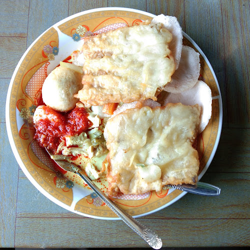 Opinii despre Warung Makan Bu Ning în Kota Bandar Lampung - Gastronomi dan perhotelan