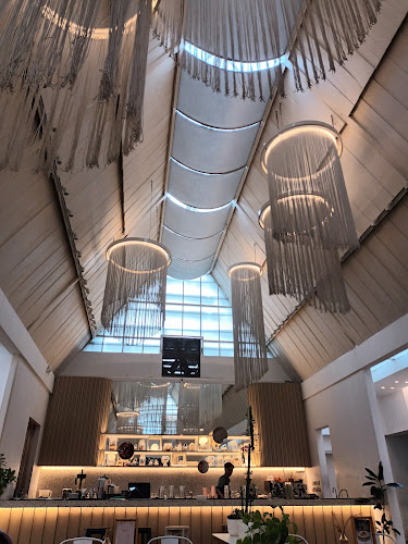 Sumatra, Jl. Sumatera No.21, Braga, Kec. Sumur Bandung, Kota Bandung, Jawa Barat 40111