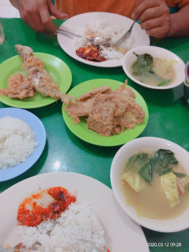 Comentarii opinii despre Rumah Makan Goyang Lidah