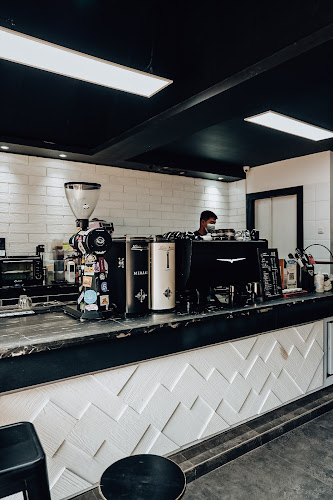 Umbra Coffee & Roastery - Kota Makassar