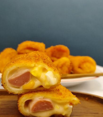 Opinii despre Marisol Risol Mayo în Surabaya - Gastronomi dan perhotelan