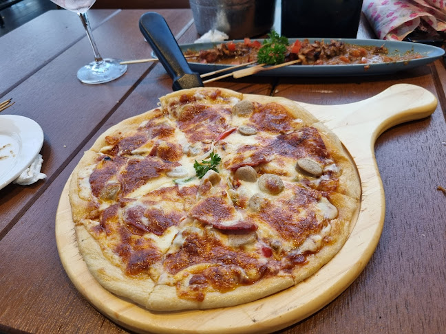 SeeSea By Nomad - Gastronomi dan perhotelan