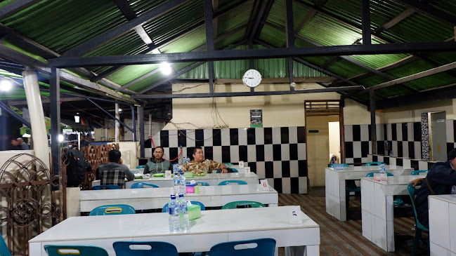 Ayam Penyet Akbary - Gastronomi dan perhotelan