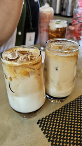 Rest Coffee Eat, Play & Relax - Gastronomi dan perhotelan