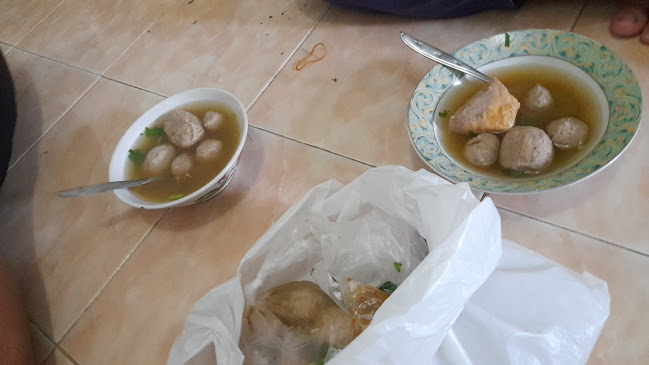 Bakso & Mie Ayam Wahyu - Gastronomi dan perhotelan