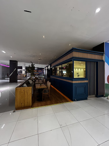 Polly Cafe - Gastronomi dan perhotelan