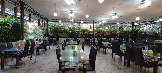 Sego Dalem - Gastronomi dan perhotelan