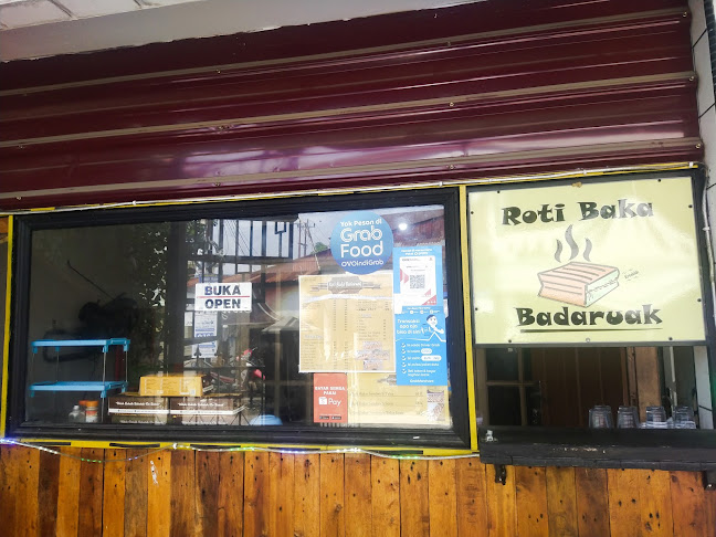 Opinii despre Roti Baka Badaruak Cbg Siteba în Kota Padang - Gastronomi dan perhotelan