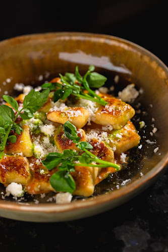 Enchanté Dining - Gastronomi dan perhotelan