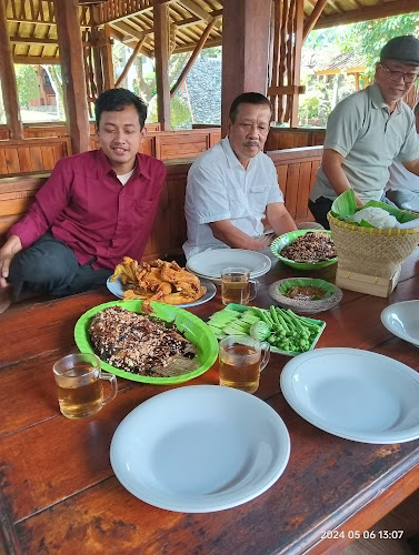 Jl. Gubernur Sewaka No.89, Sambongjaya, Kec. Mangkubumi, Kab. Tasikmalaya, Jawa Barat 46181