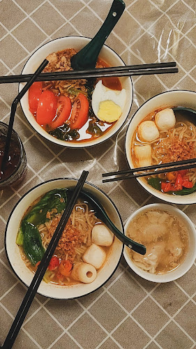 Opinii despre Gang Makmoer în Kota Sukabumi - Gastronomi dan perhotelan