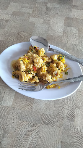 Comentarii opinii despre Saung Luwe Resto