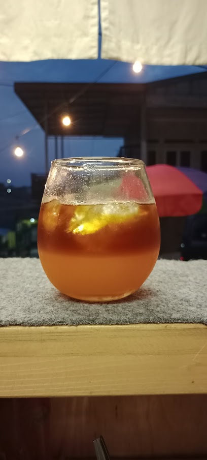 Warung Kopi Makmur (Taichan & Coffee)