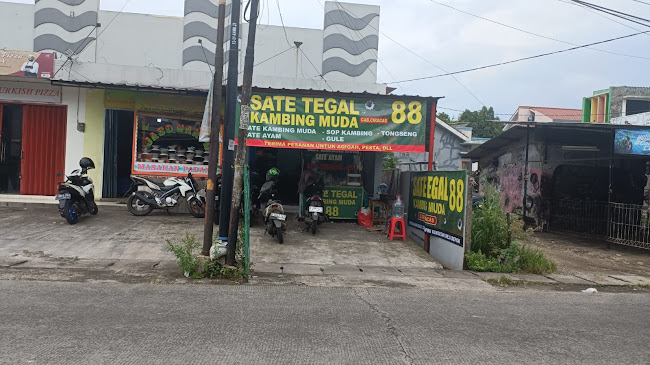 Opinii despre Sate Tegal 88 kambing muda 88 ciracas, Beji în Kota Depok - Gastronomi dan perhotelan