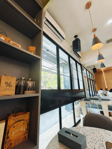 XJPF+P4M, JL. Veteran, Ujung Sabbang, Mallusetasi, Kec. Ujung, Kota Parepare, Sulawesi Selatan 91114