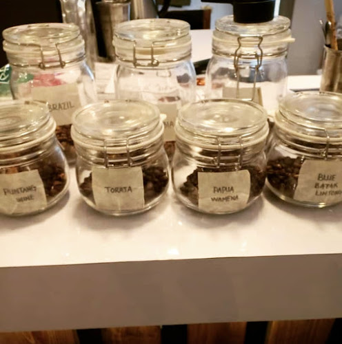 Fresh Market Emerald Bintaro unit KC 21, Pintu Timur, Parigi, Kec. Pd. Aren, Kota Tangerang Selatan, Banten 15227