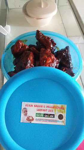 Warung Ayam Bakar & Pallu Kaloa Lombat 223 - Kota Makassar