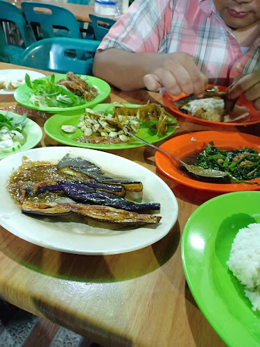 Ayam Penyet Akbary - Kota Medan