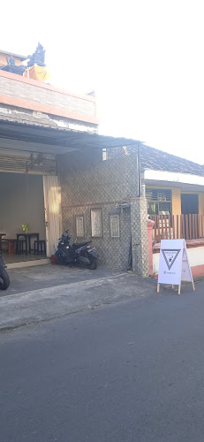 Jl. Trijata I No.27, Dangin Puri Kangin, Kec. Denpasar Utara, Kota Denpasar, Bali 80234