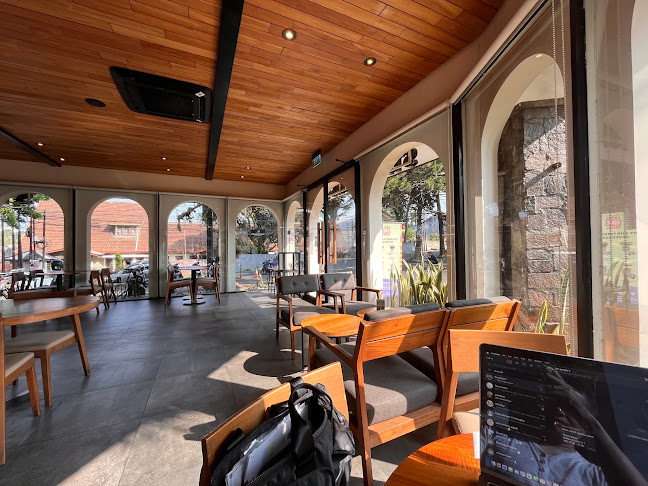 Starbucks Ciumbuleuit