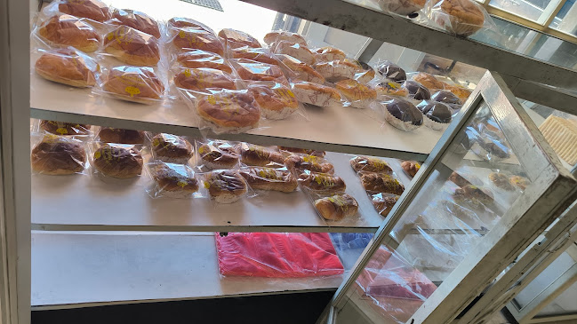 Es Krim dan Salon Mahkota - Kota Magelang