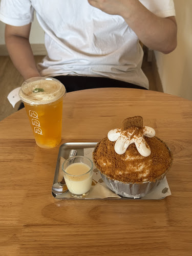Opinii despre Joyi Bakes Cafe - Tiramisu Bingsoo Tea Dessert în Kota Batam - Gastronomi dan perhotelan