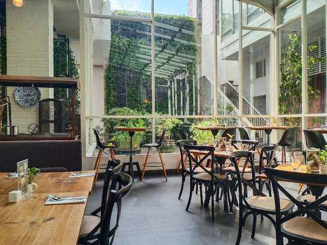 Comentarii opinii despre Trimurti Restaurant