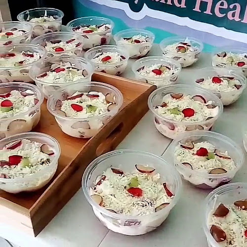 ZALADKU Fruit Salad & Dessert