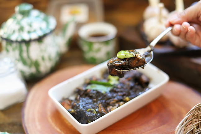 Cumi Hitam Racun, Praya