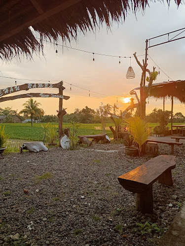 Comentarii opinii despre Lesehan Bambu sayang-sayang