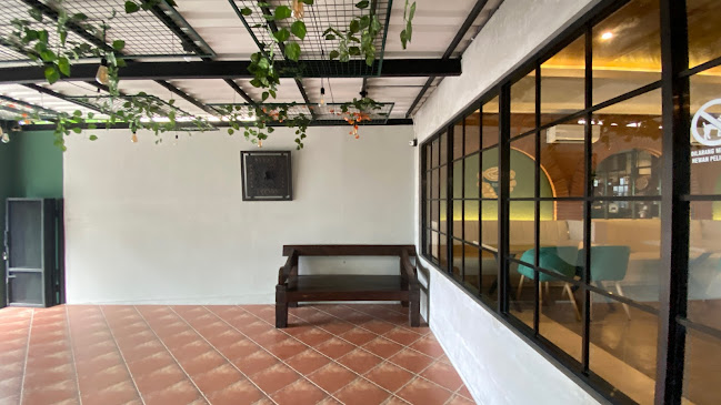 Borrel coffee & eatery - Gastronomi dan perhotelan