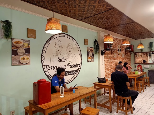 Sate Tongseng Pasutri - Gastronomi dan perhotelan