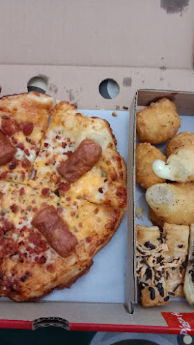 Lapangan Futsal Vini Vidi Vici, Jl. Raden Saleh, Central Karang, Ciledug, Tangerang City, Banten 15157