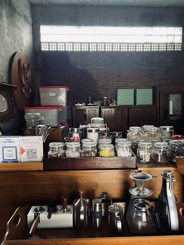 Opinii despre Kedai Omah Kayu în Kota Batu - Gastronomi dan perhotelan