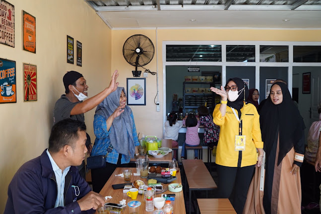 Opinii despre Kopirong Coffee Roaster în Kota Makassar - Gastronomi dan perhotelan