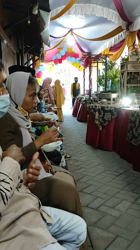 Opinii despre Omah Ngopi 57 în Surabaya - Gastronomi dan perhotelan