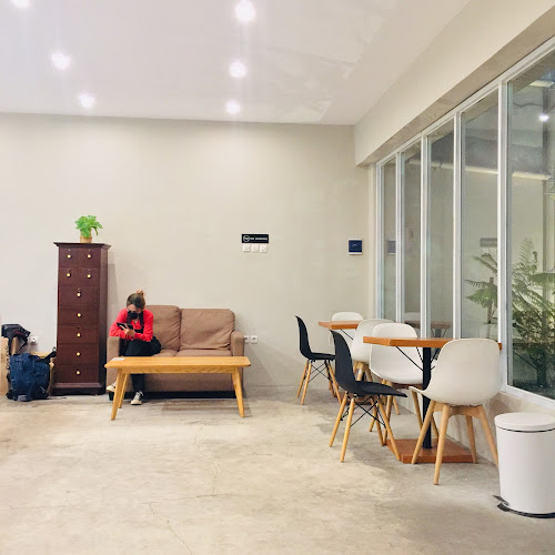 Comentarii opinii despre On The Rocks Salatiga