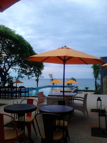 Comentarii opinii despre Beer and Barrel Kitchen n' Lounge