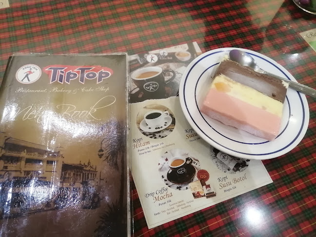 Opinii despre Tip Top Restaurant în Kota Medan - Gastronomi dan perhotelan