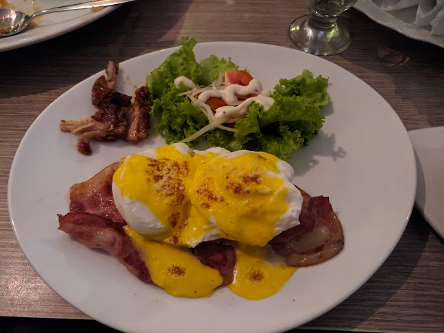 Opinii despre Garasi Ergo în Surabaya - Gastronomi dan perhotelan