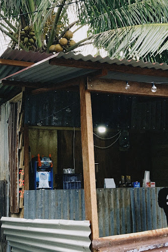 Opinii despre Ujung kopi în Kota Ternate - Gastronomi dan perhotelan