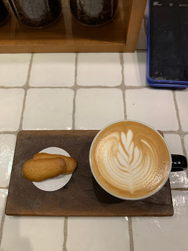 Comentarii opinii despre Maraca Books And Coffee