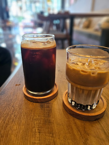 Loteng Cafe Modernland - Gastronomi dan perhotelan